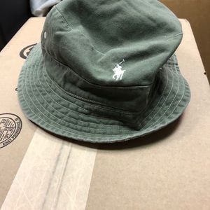 Men’s polo bucket hat